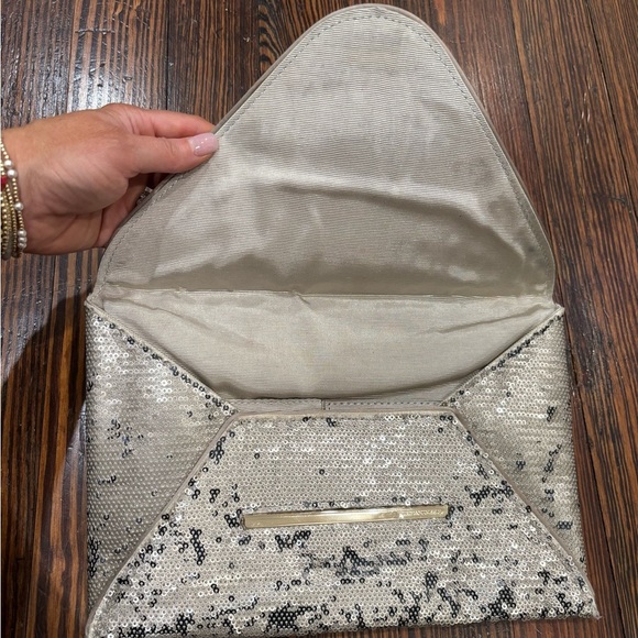 BCBGMAXAZRIA Sequin Envelope Clutch Formal Evening Bag Purse Silver - Picture 5 of 7